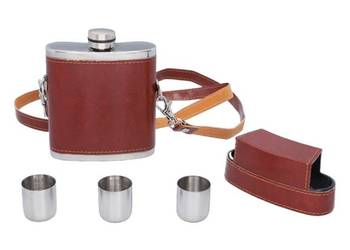 Elegancka Brązowa Piersiówka Obszyta Skórą w Zestawie z Kieliszkami w Etui