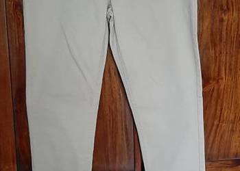 Oliwkowe bawełniane dzinsy z elastanem-Cubus.