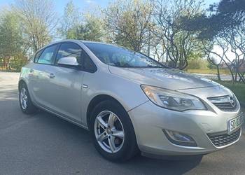 Opel Astra j hatchback 1.7 diesel Isuzu 2010 rok zadbane aut