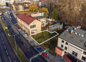Działka pod zabudowę usługowo-handlowo-mieszkalną.