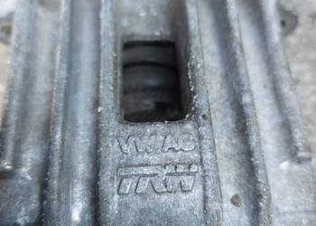 Vw Golf VI 2.0tdi tylny zacisk hamulcowy orginał TRW AG VW prawy