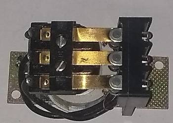 Przekaźnik R-15 3PDT 10A 12V-