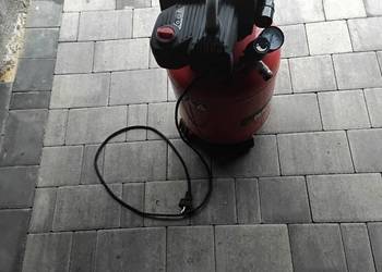 Kompresor bezolejowy pionowy Black & Decker 24L