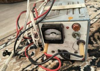 Prostownik samochodowy