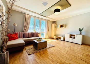 Komfortowe mieszkanie z dużym balkonem w centrum