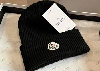 Czarna klasyczna czapka Moncler