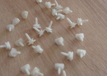 Volvo , spinki listew Volvo , spinki listew