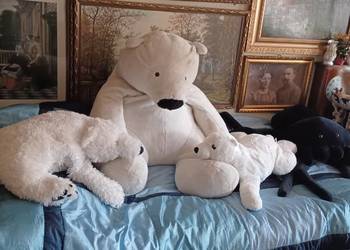 NIEDŻWIEDZIE POLARNE WIELKI CIĘŻKI MIĘKKI I 2 MNIEJSZE LEŻĄCE OPIS