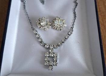 Sprzedam zestaw: naszyjnik i klipsy z kryształkami