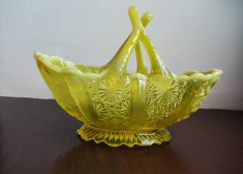 Szkło uranowe George Davidson koszyczek 1891r. "Lady Chippendal"