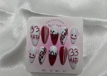 Press on nails