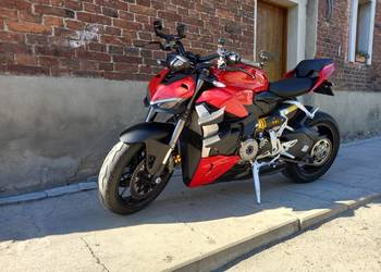 Ducati Streetfighter V2