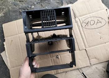 AUDI 80B4 ŚRODKOWY PANEL NAWIEWU RAMKA RADIA 8A1857007