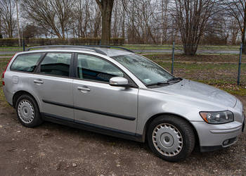 Srebrne Volvo V50 2.0D z 2006 r.