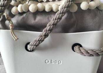 Obag mini latte z kominkiem ozdobiony koronką