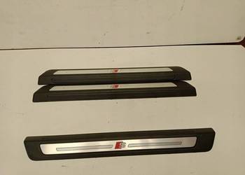 AUDI Q5 listwa progowa podświetlana PRAWA LEWA PRZÓD 80A947417