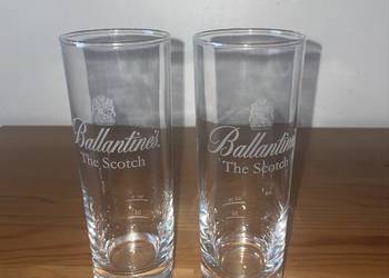 Szklanki są przedmiotami kolekcjonerskimi marki Ballantine's, popularnego p