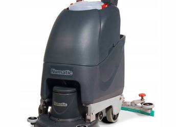 Maszyna czyszcząca do mycia podłóg kablowa Numatic TT 4045G