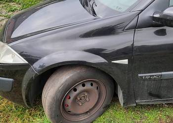 Błotnik lewy Renault Megan ll NV676