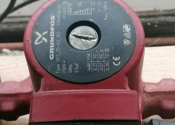 Pompa co Grunfos z zaworem zwrotnym i że sterownikiem pompy