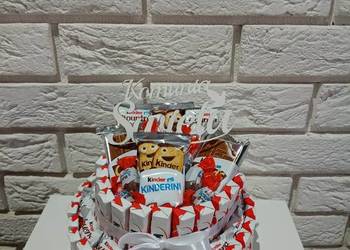 Torcik komunijny z słodyczy Kinder