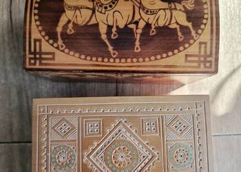 Zestaw drewnianych szkatułek  z PRL cena za 1 sztukę