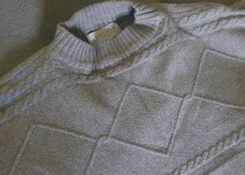 Sweter szary pelerynka