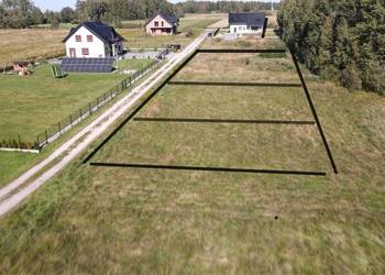 Sprzedam 3 działki budowlane ok 10 arów i dwie po 8 arów