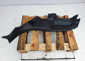 Opel Corsa F LEWA TYLNA OSŁONA SŁUPKA tył 39196907