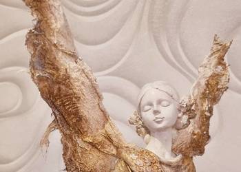 Anioł kremowo-złoty Anioł kremowo-złoty