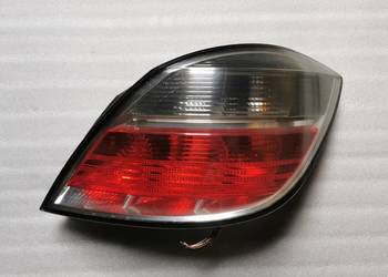 Lampa Prawy Tył Tylna Prawa Opel Astra H Hatchback 13222325