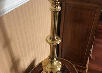 Stary kościelny kandelabr Stary kościelny kandelabr