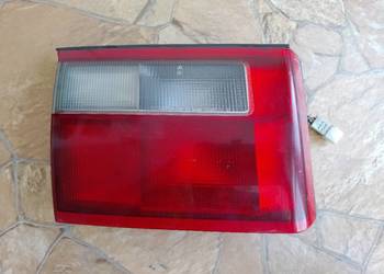 TOYOTA CARINA E KOMBI LAMPA TYLNA LEWA W KLAPĘ