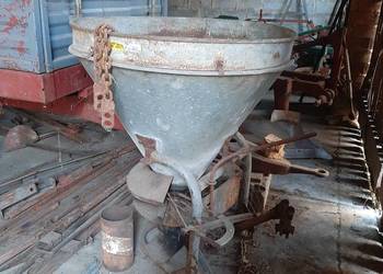 Rozsiewacz nawozu lej