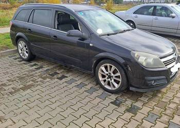 Opel Astra H Kombi  1900cm3 Cala na czesci Sprawna