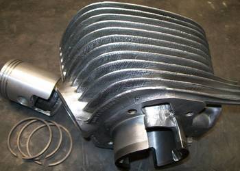 MZ ES 175, JASKÓŁKA. CYLINDER Z TŁOKIEM, BEZ PRZEBIEGU. DDR