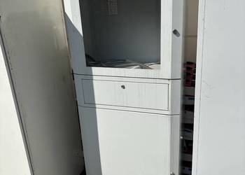Szafka na monitor i komputer