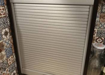 Szafka kuchenna z roletą aluminiową – elegancka i praktyczna