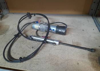 MERCEDES W211 POMPA SIŁOWNIK KLAPY A2118000948