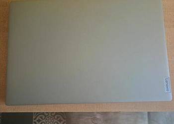 Sprzedam laptopa Lenovo z głośnikami