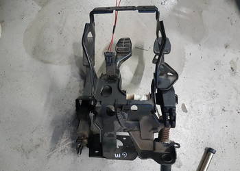 VW GOLF III VENTO PODSTAWA PEDALOW PEDAL SPRZEGLA HAMULCA
