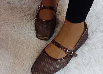 (42) Brązowe baleriny siateczkowe z zapięciem, NOWE