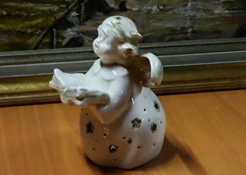 Ceramiczna świecąca figurka anioła Ceramiczna świecąca figurka anioła
