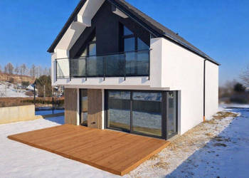 Dom wolnostojący `Nowoczesna stodoła` 5 pokoi