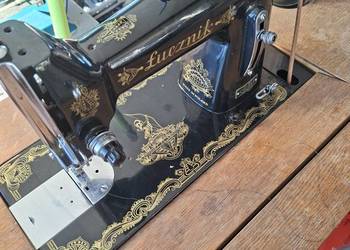 Stara maszyna do szycia Łucznik