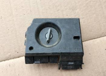 AUDI 80 B4   WKŁAD LAMPY TYŁ PRAWY