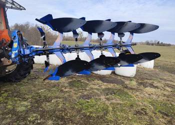 Pług obracany 4 skibowy na hydraulice