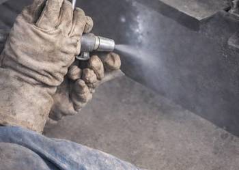 piaskowanie , czyszczenie powierzchni metalowych