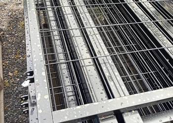 Kompletna uniwersalna furtka panelowa wys. 170 cm+ 2 słupki 8/8 PLASTMET