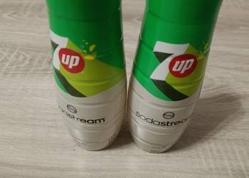 Dwa syropy 7up